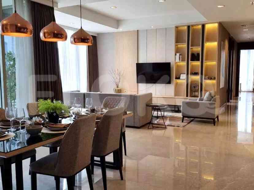 176 sqm, 5th floor, 3 BR apartment for sale in Kuningan 7