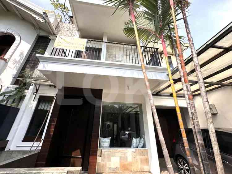 Dijual Rumah 3 BR, Luas 300 m2 di Jl. Pinang Kuningan IX, Pondok Indah 3