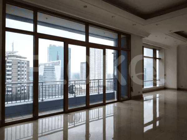 440 sqm, 27th floor, 4 BR apartment for sale in Setiabudi 1