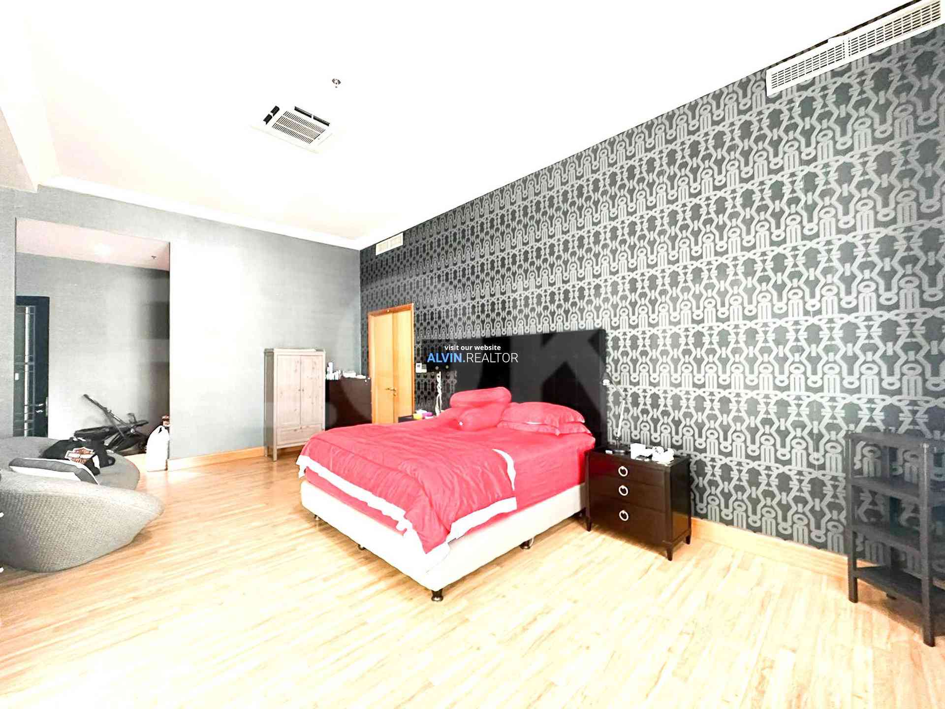 Dijual Apartemen 5 BR, Lantai 25, Luas 900 m2 di Gandaria 5