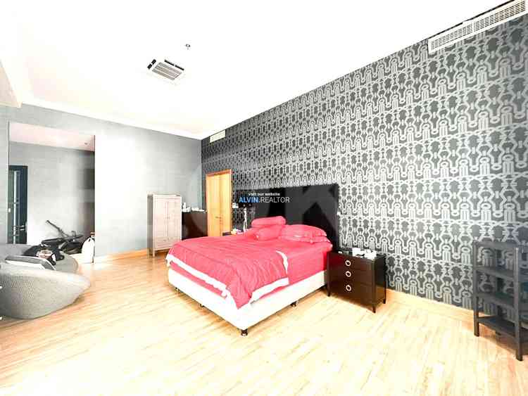 Dijual Apartemen 5 BR, Lantai 25, Luas 900 m2 di Gandaria 5