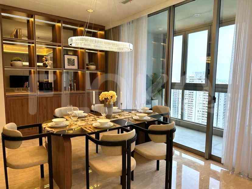 186 sqm, 27th floor, 3 BR apartment for sale in Kuningan 6