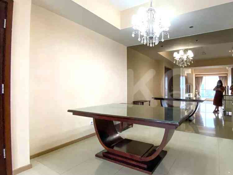 Dijual Apartemen 4 BR, Lantai 25, Luas 110 m2 di Casablanca 3