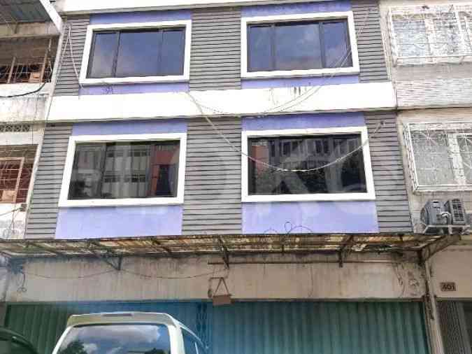 448 sqm, shophouse for sale in Krekot, Pasar Baru 2