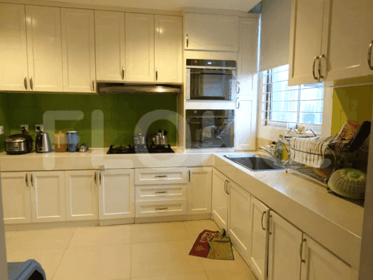 402 sqm, 15th floor, 4 BR apartment for sale in Kebayoran Lama 5