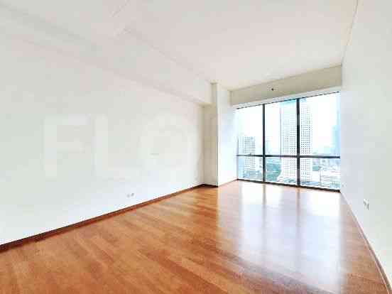 363 sqm, 18th floor, 4 BR apartment for sale in Sudirman 1