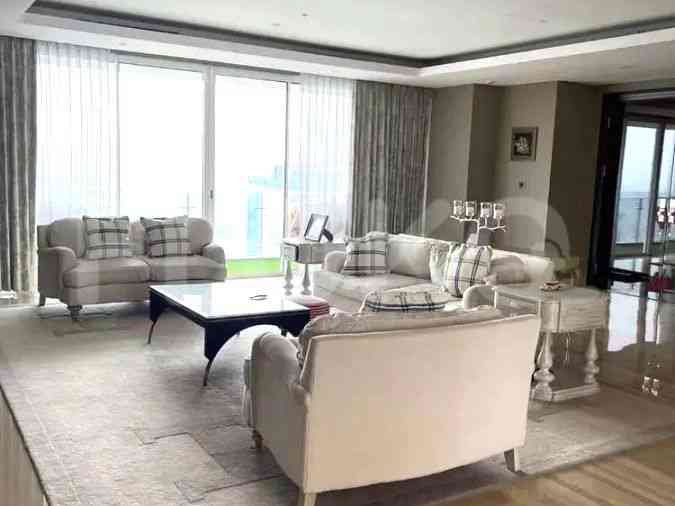 353 sqm, 22nd floor, 4 BR apartment for sale in Kebayoran Lama 3