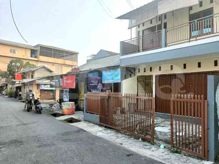 Dijual Rumah 4 BR, Luas 200 m2 di Jl. Raya Pondok Pinang, Ciputat 9