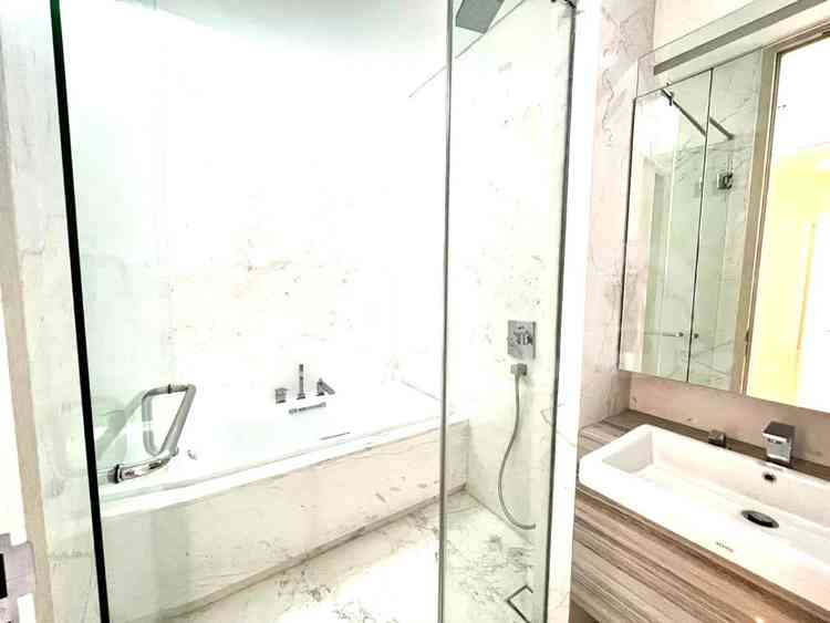 176 sqm, 25th floor, 3 BR apartment for sale in TB Simatupang 1