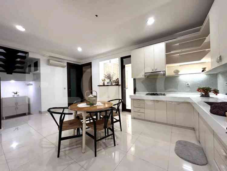 300 sqm, 3 BR house for sale in Jl. Pinang Kuningan IX, Pondok Indah 7