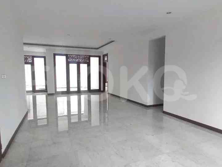 Disewakan Rumah 9 BR, Luas 1509 m2 di Jl Patra Kuningan, Mega Kuningan 4