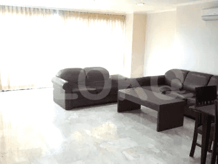 189 sqm, 6th floor, 3 BR apartment for sale in Kebayoran Lama 1