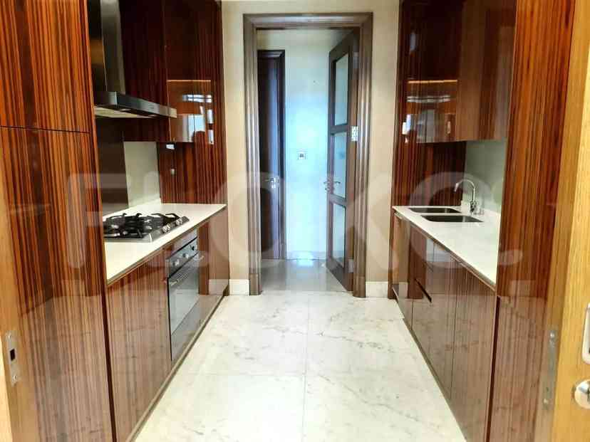 Dijual Apartemen 2 BR, Lantai 12, Luas 153 m2 di Simprug 3