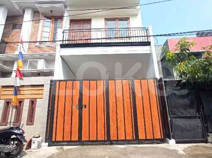 60 sqm, 4 BR house for sale in Jl. H. Balok Kalisari, Pasar Rebo 3