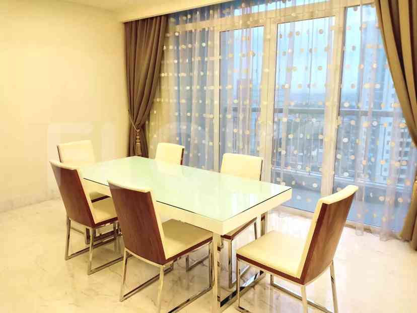 Dijual Apartemen 2 BR, Lantai 23, Luas 157 m2 di Simprug 4