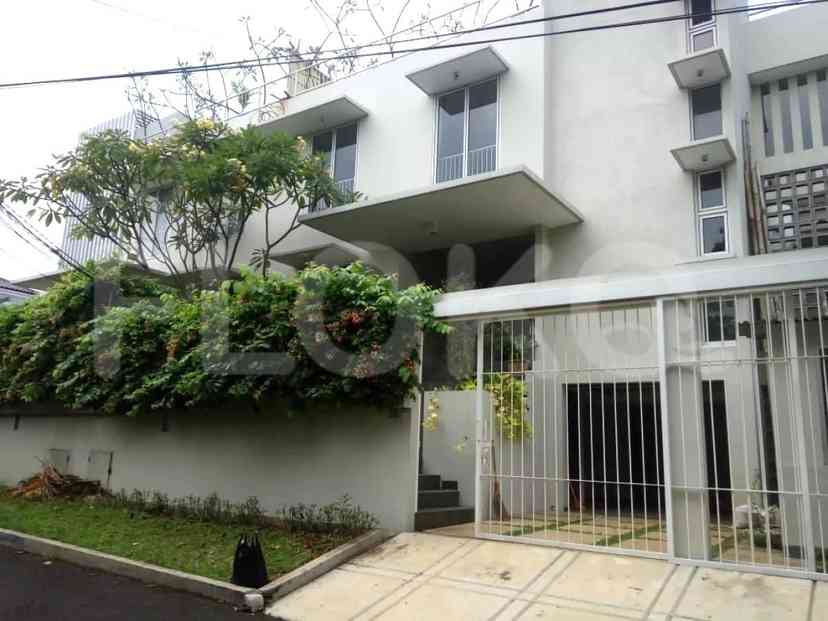 400 sqm, 4 BR house for rent in jl. Jaya Mandala, Mega Kuningan 11