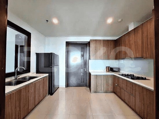 196 sqm, 25th floor, 3 BR apartment for sale in Gandaria 5