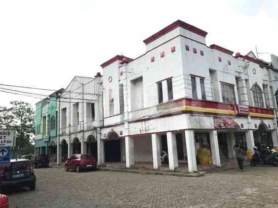 393 sqm, shophouse for rent in Raya Narogong Cileungsi, Bogor 2