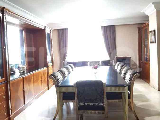 255 sqm, 13th floor, 4 BR apartment for sale in Teuku Nyak Arief 1