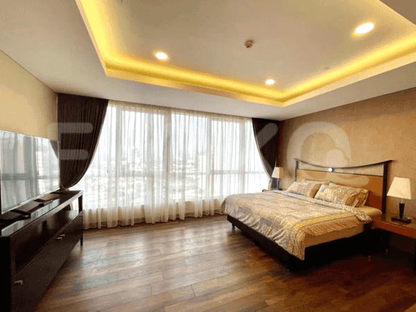 276 sqm, 17th floor, 3 BR apartment for sale in Kebayoran Lama 7