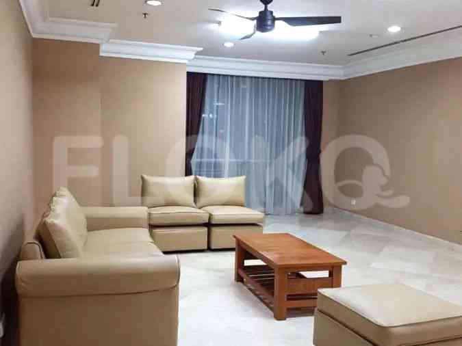 195 sqm, 19th floor, 3 BR apartment for sale in Teuku Nyak Arief 1