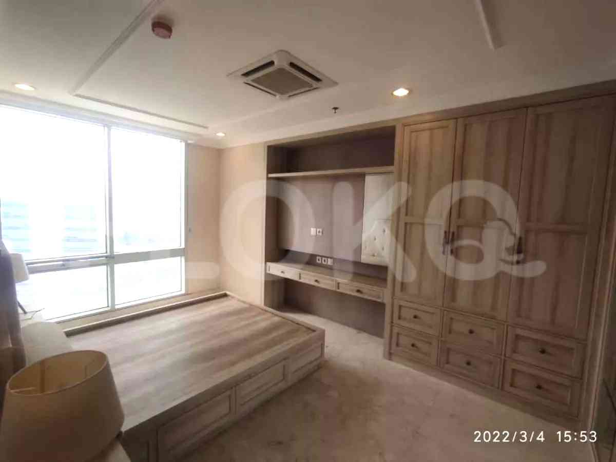 176 sqm, 11th floor, 4 BR apartment for sale in Setiabudi 5