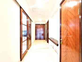 303 sqm, 13th floor, 3 BR apartment for sale in Gandaria 5