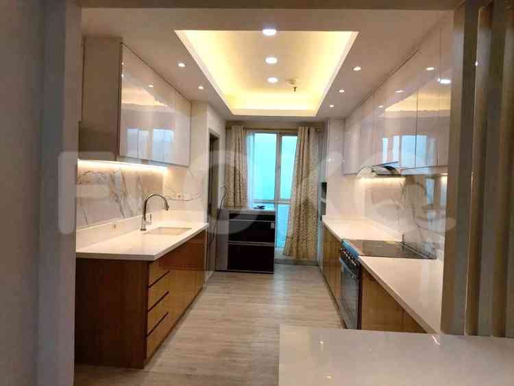 237 sqm, 6th floor, 4 BR apartment for sale in Gandaria 3