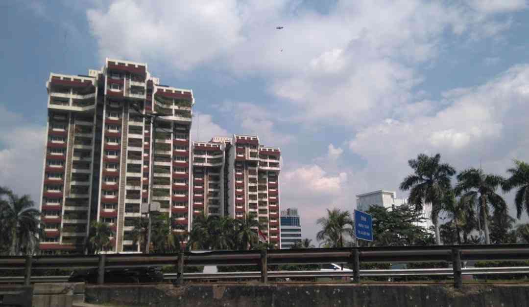 Building Palm Court Apartment