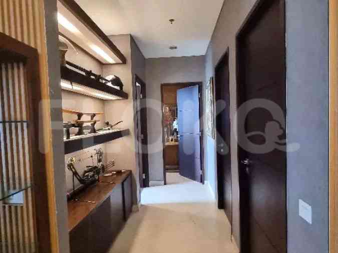 148 sqm, 1st floor, 4 BR apartment for sale in Senayan 1