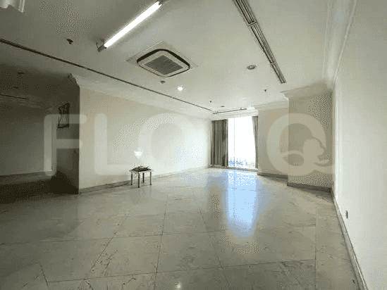 185 sqm, 8th floor, 3 BR apartment for sale in Teuku Nyak Arief 2