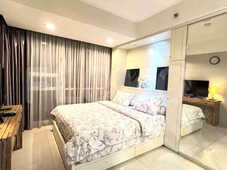 107 sqm, 10th floor, 2 BR apartment for sale in Mampang Prapatan 1