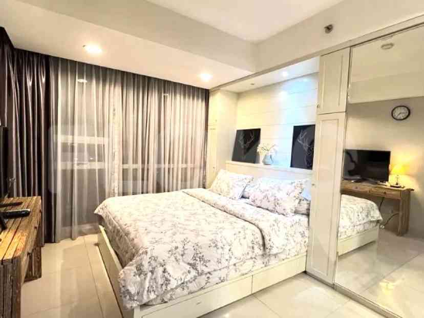 Dijual Apartemen 2 BR, Lantai 10, Luas 107 m2 di Mampang Prapatan 1