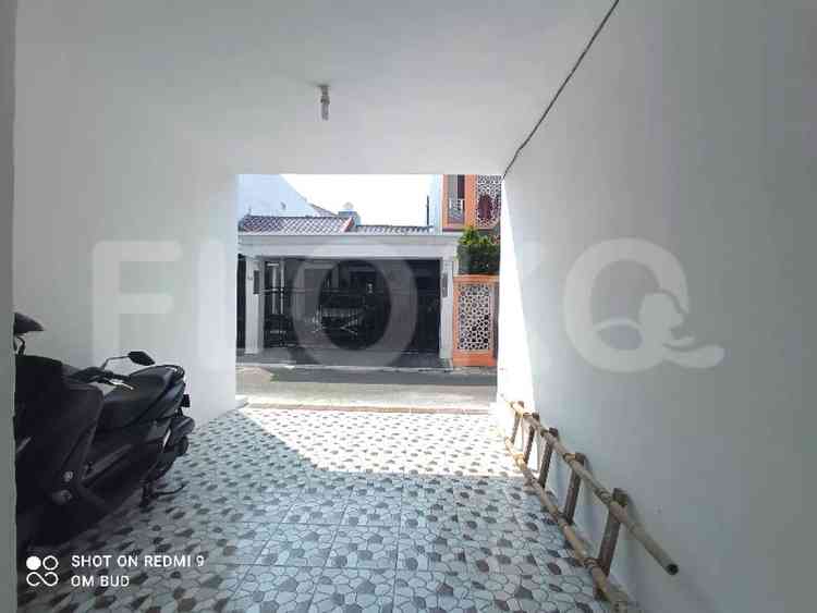 60 sqm, 4 BR house for sale in Jl. H. Balok Kalisari, Pasar Rebo 9