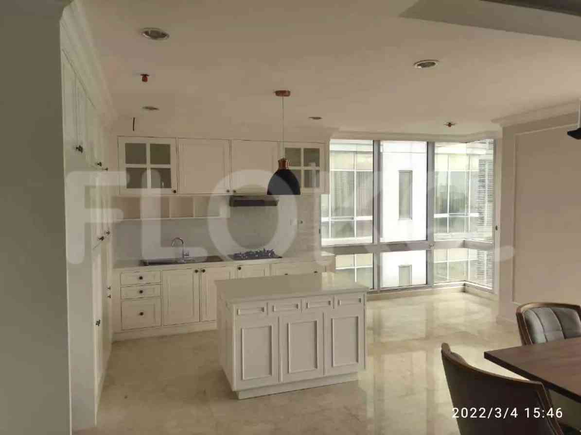 176 sqm, 11th floor, 4 BR apartment for sale in Setiabudi 3