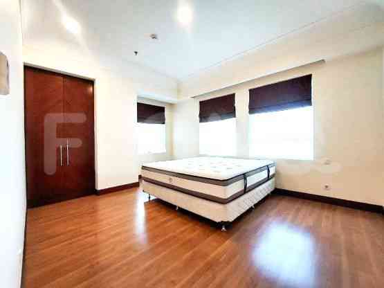 303 sqm, 13th floor, 3 BR apartment for sale in Gandaria 6