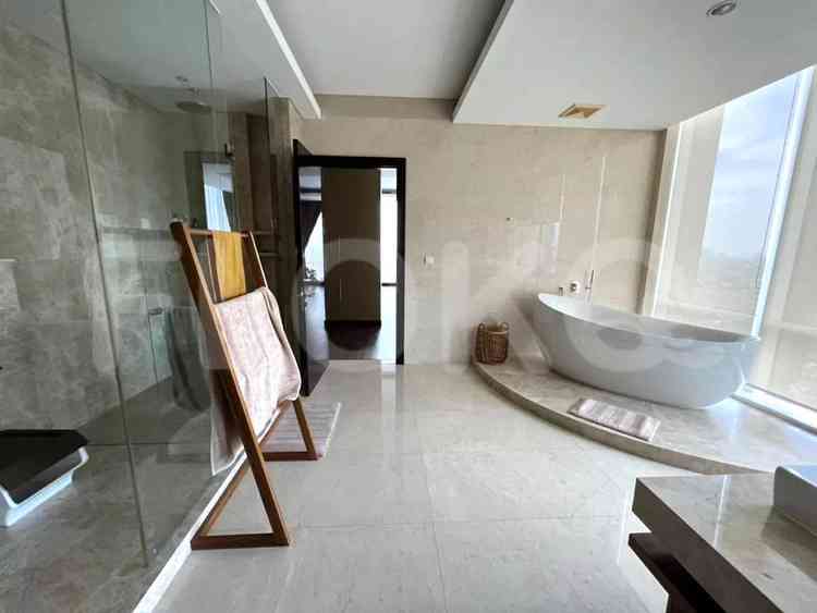 Dijual Apartemen 3 BR, Lantai 5, Luas 530 m2 di Kebayoran Lama 9