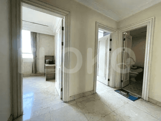 185 sqm, 8th floor, 3 BR apartment for sale in Teuku Nyak Arief 3