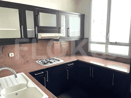 175 sqm, 17th floor, 3 BR apartment for sale in Teuku Nyak Arief 4