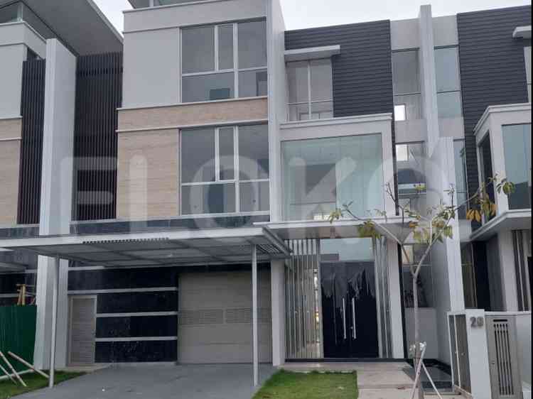 444 sqm, 4 BR house for rent in Pantai Indah Kapuk, Kamal Muara 3