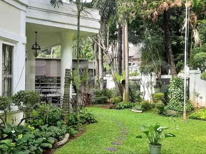 650 sqm, 4 BR house for sale in Jl. Wijaya V, Blok M 10