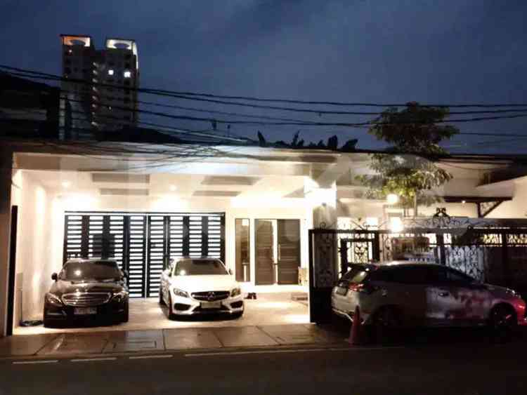 400 sqm, 5 BR house for sale in Jl. Wijaya Kusuma, Cilandak 2