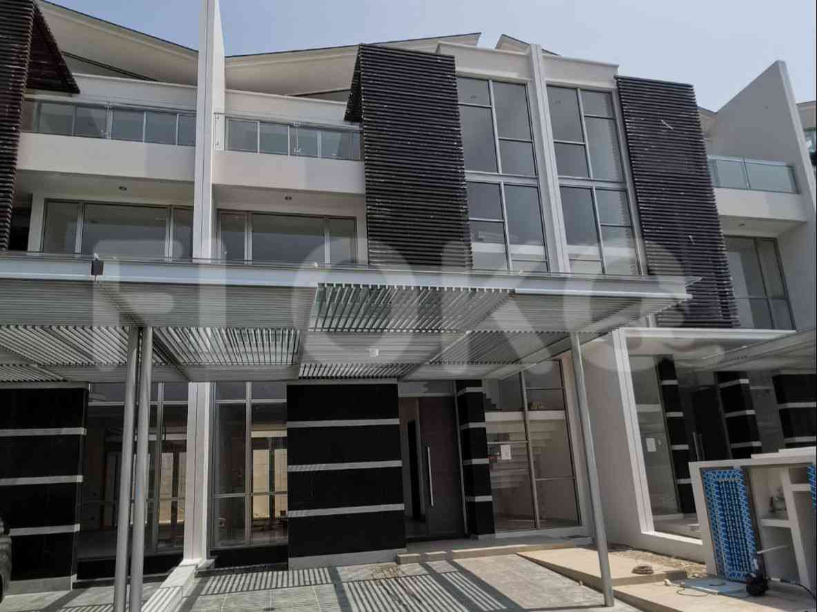 340 sqm, 3 BR house for rent in Mozart, Kamal Muara 1