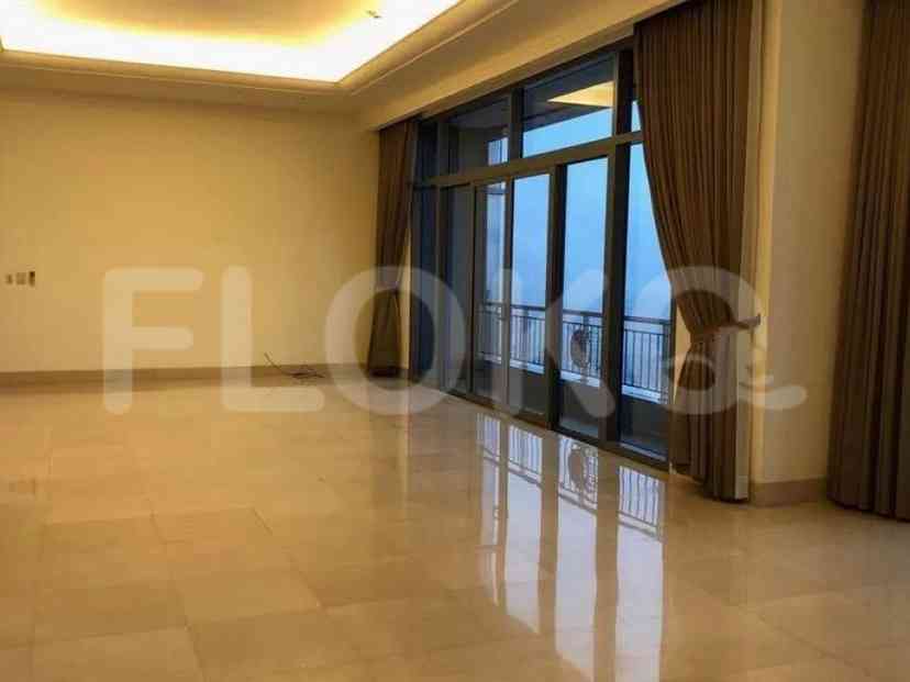 440 sqm, 1st floor, 4 BR apartment for sale in Setiabudi 4