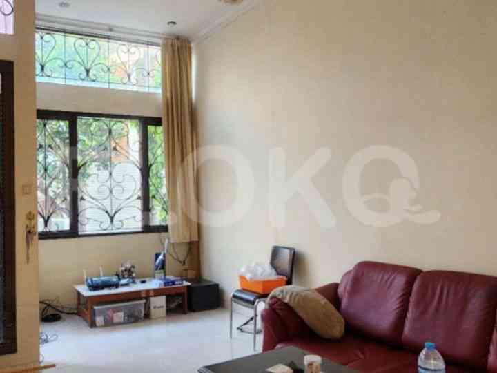 Disewakan Rumah 4 BR, Luas 195 m2 di Gading Park View, Kelapa Gading 2