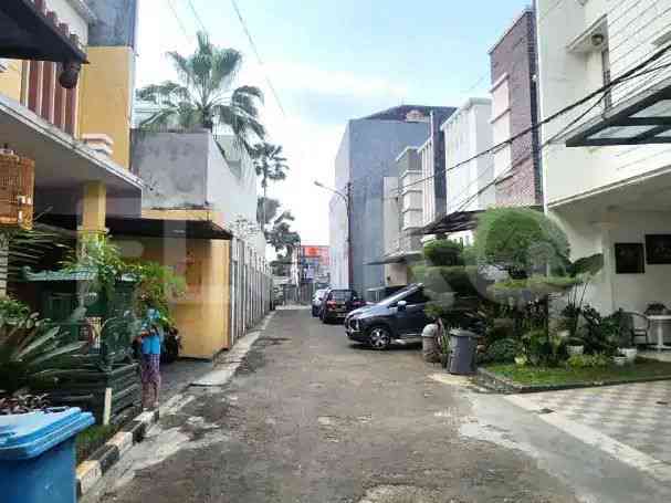 200 sqm, 4 BR house for sale in Jl. Semali, Pejaten 3