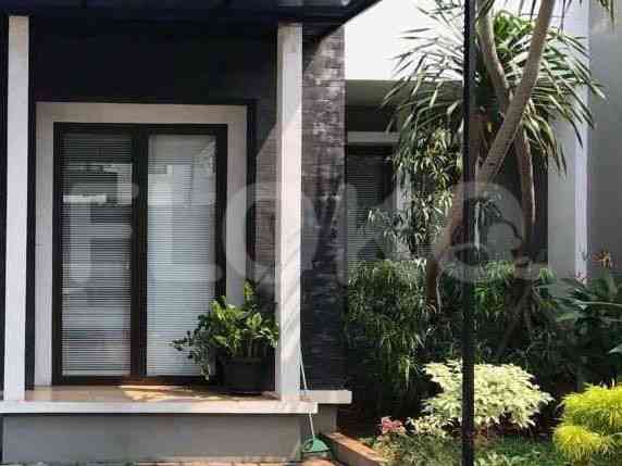 Dijual Rumah 3 BR, Luas 196 m2 di Cosmo Park, Thamrin 1