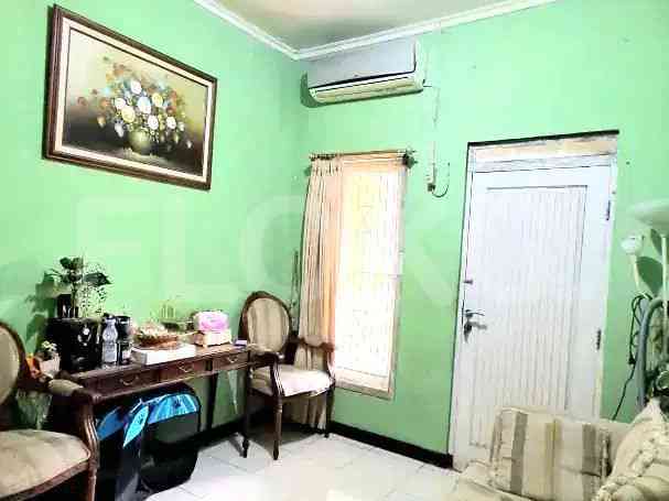 Dijual Rumah 2 BR, Luas 120 m2 di Jl. Gintung 1, TB Simatupang 4