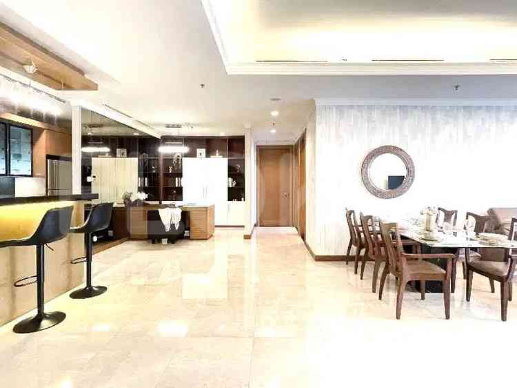 Dijual Apartemen 3 BR, Lantai 48, Luas 225 m2 di Menteng 3