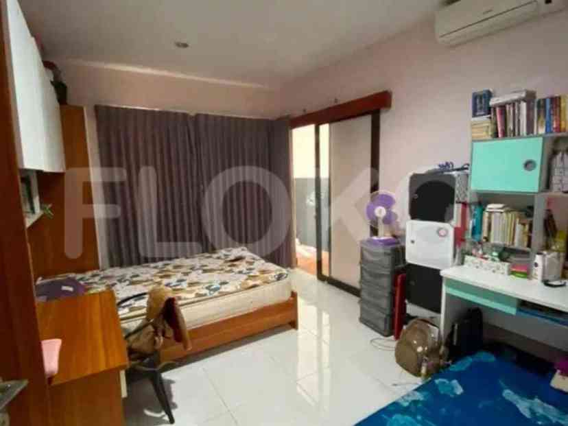 Dijual Rumah 5 BR, Luas 180 m2 di Cirendeu, Ciputat 5